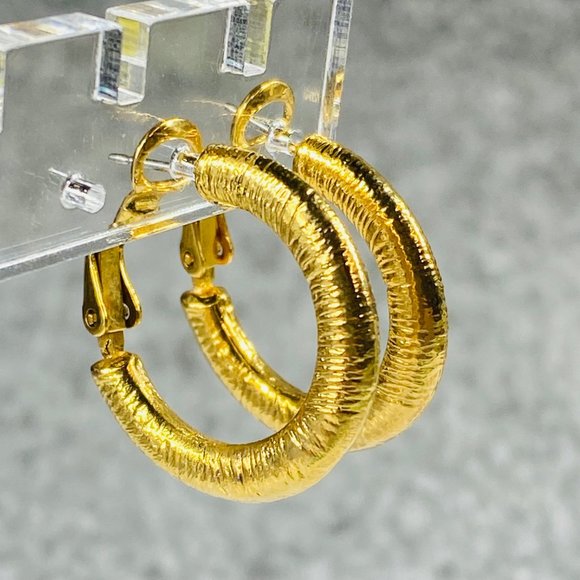 Hoop Earrings Gold Tone Round Womens Textured Omega Backs Shiny Fashion Style - Picture 7 of 16